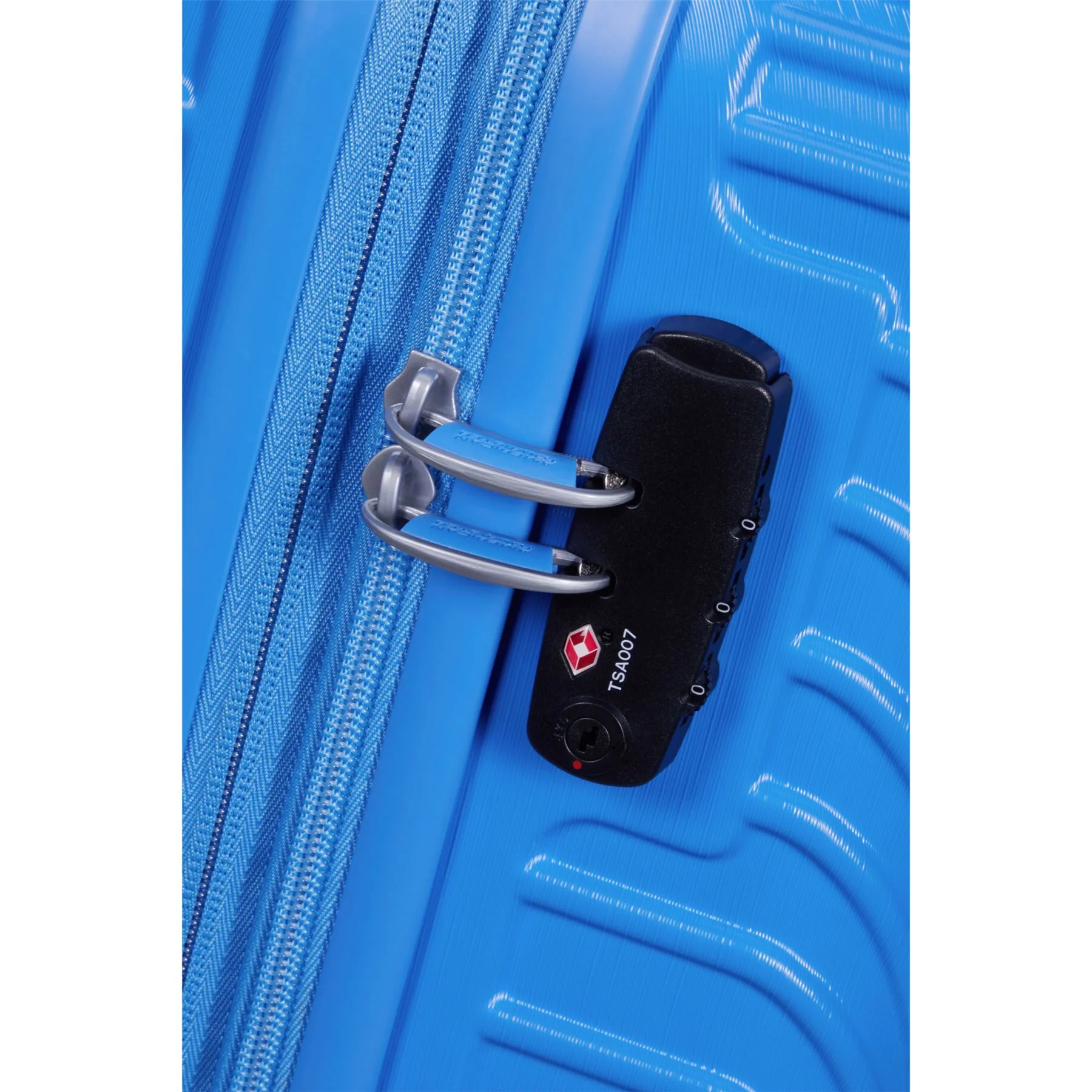 American Tourister Mickey Clouds Expandable Suitcase - Image 38