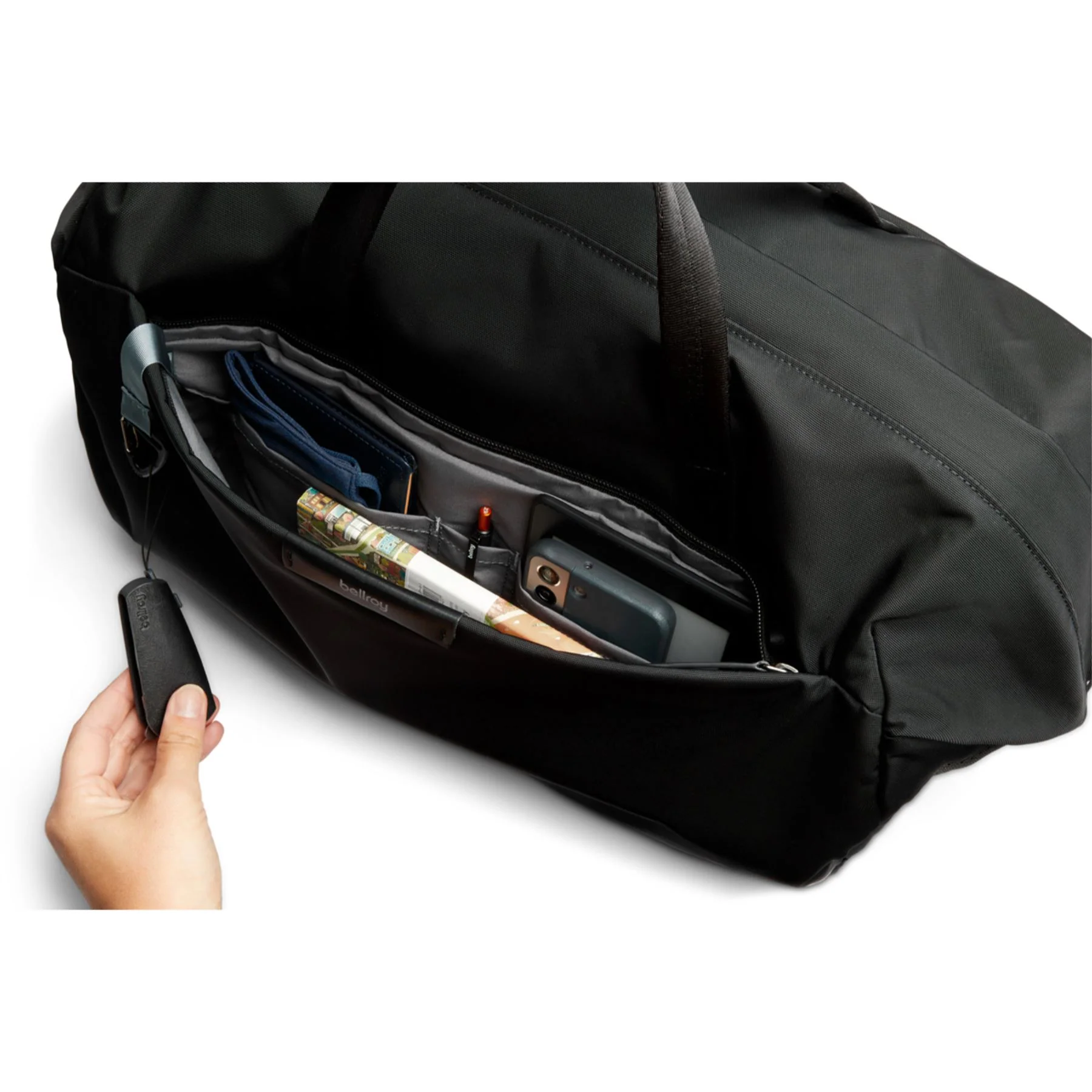 Bellroy Classic Weekender Holdall - Image 31