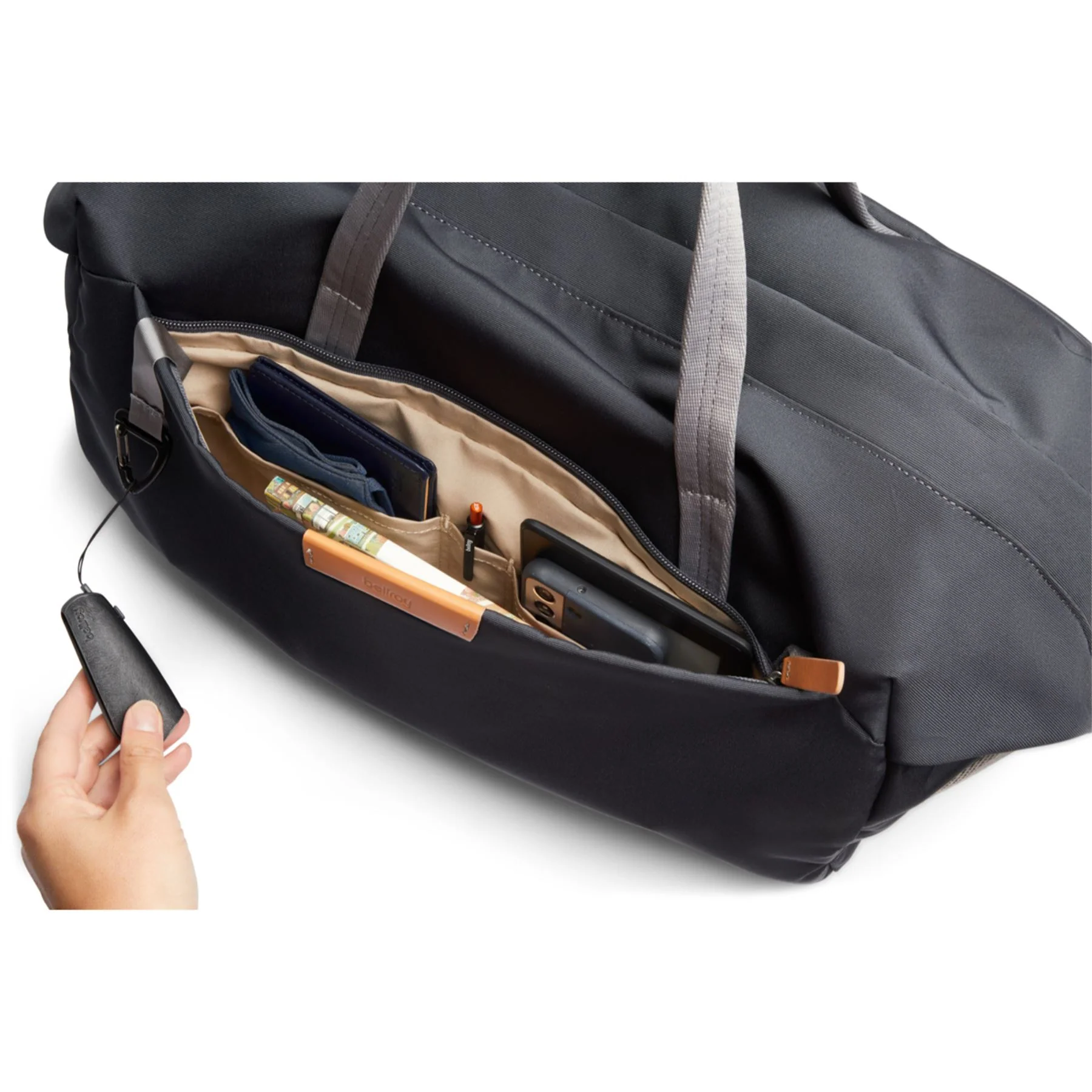 Bellroy Classic Weekender Holdall - Image 68