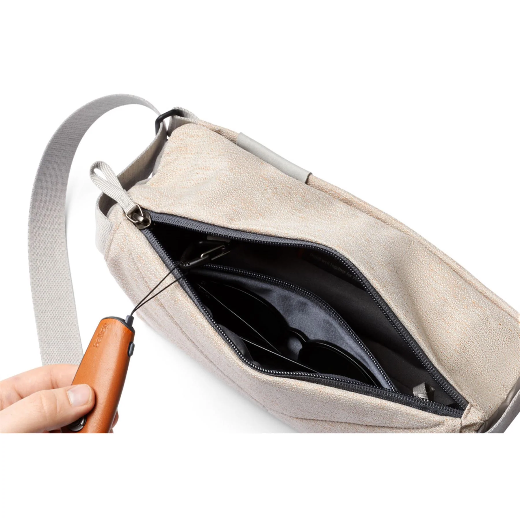 Bellroy Sling Bum Bag - Image 5