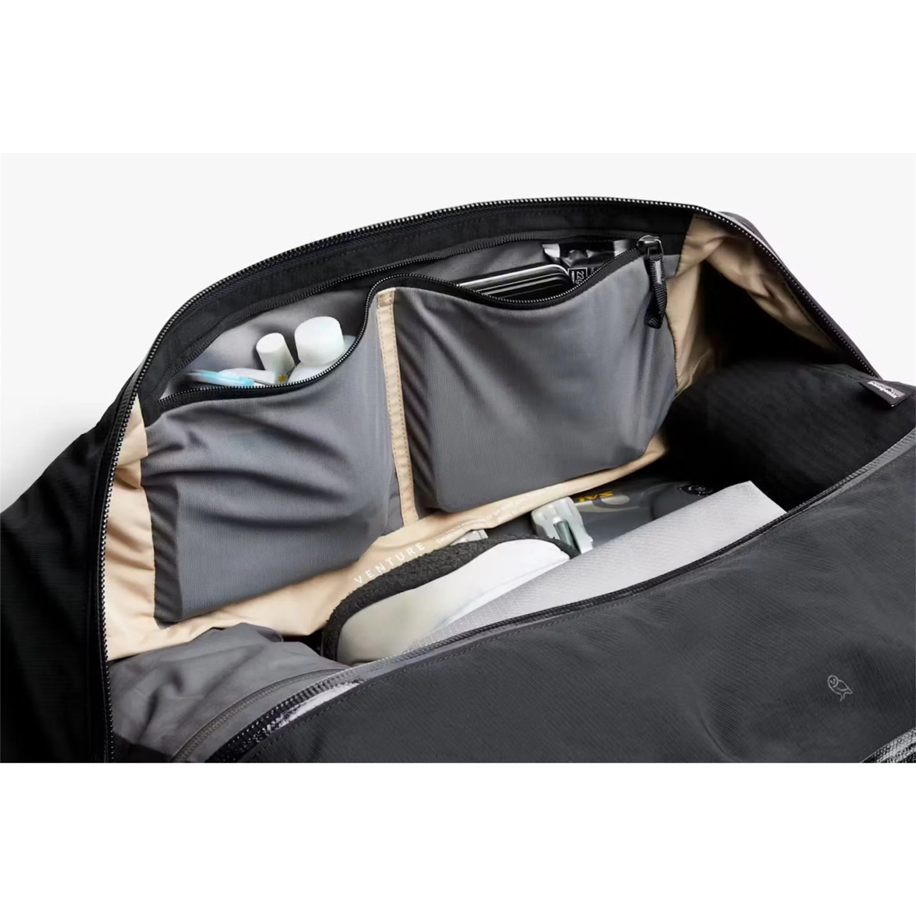 Bellroy Venture Duffel Holdall - Image 12