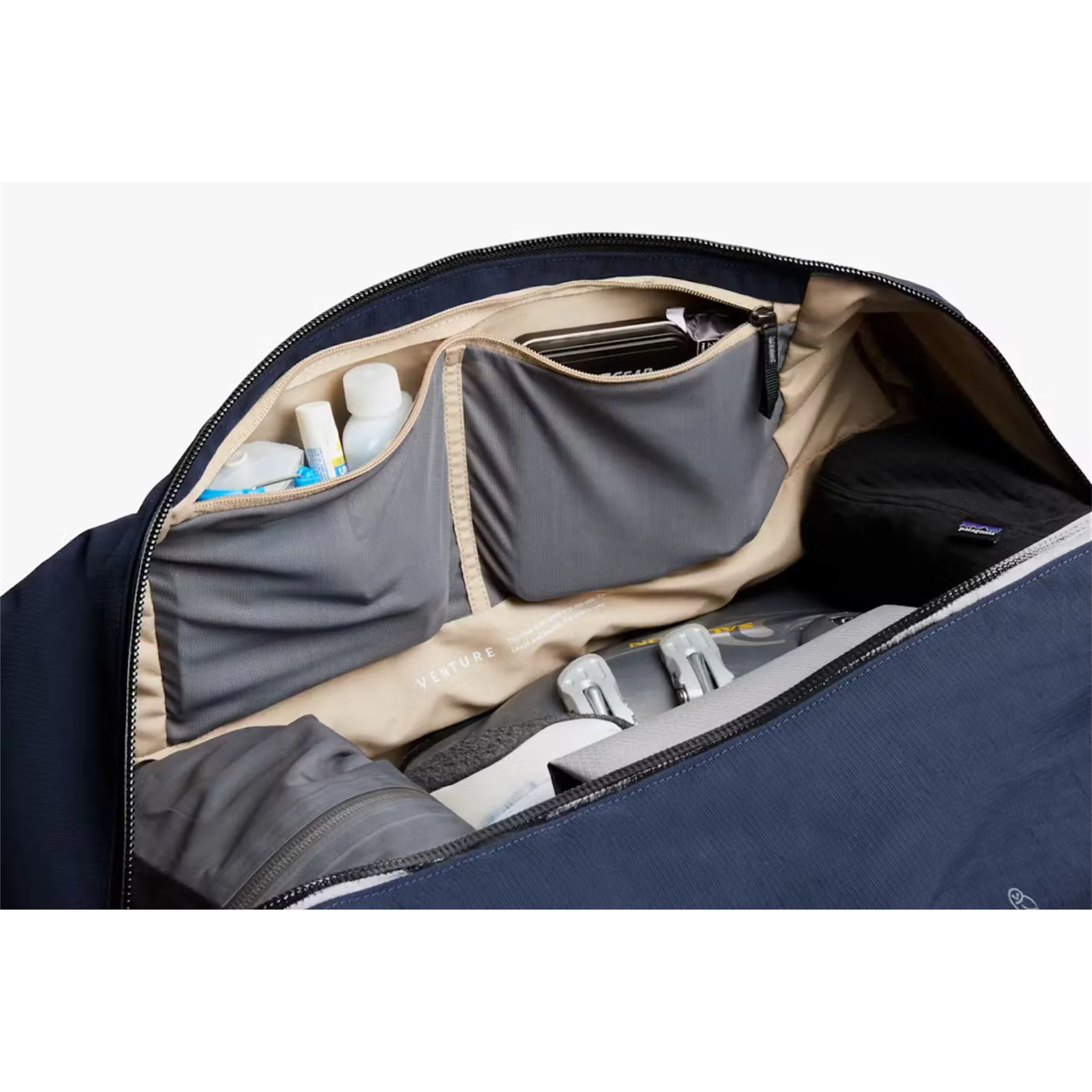 Bellroy Venture Duffel Holdall - Image 45