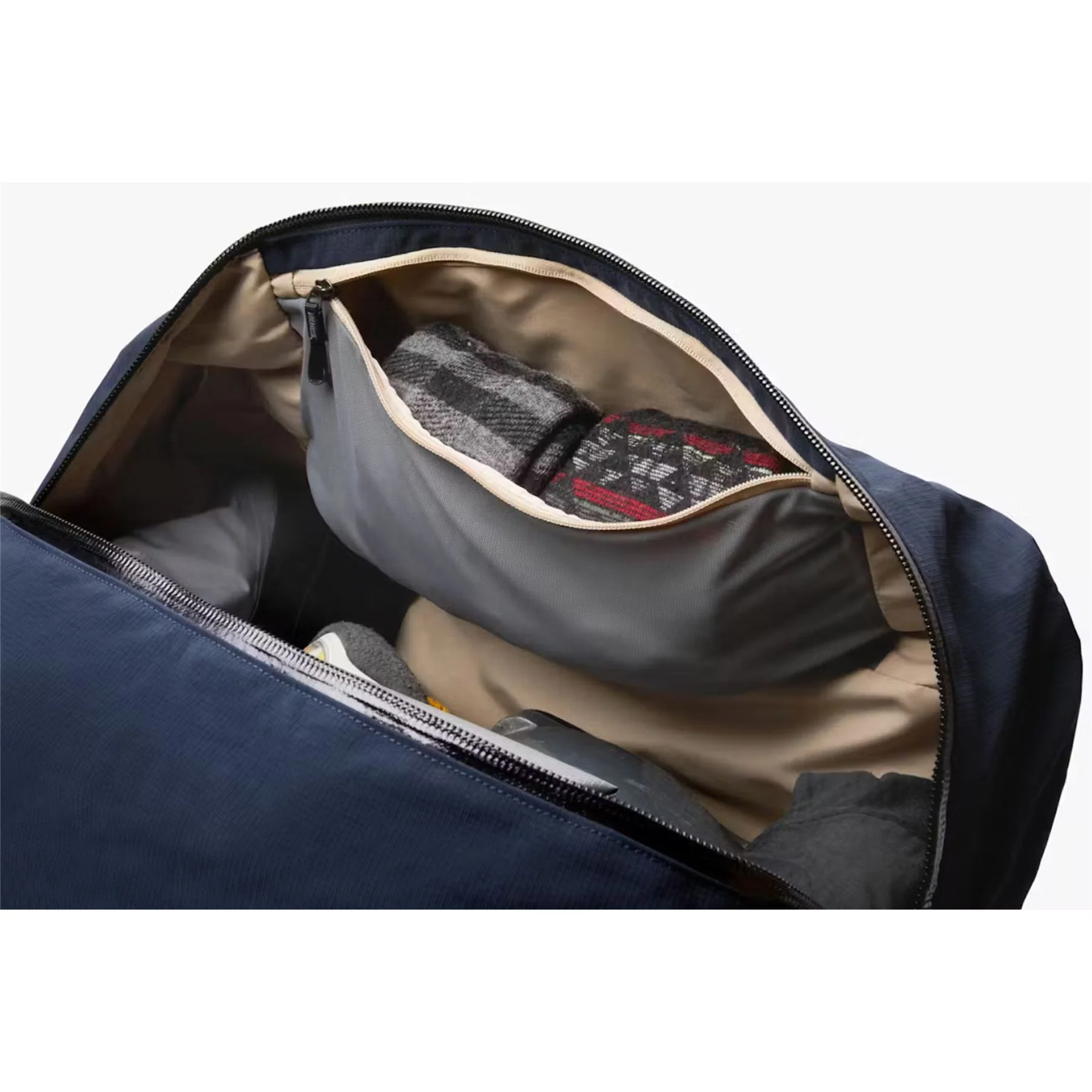 Bellroy Venture Duffel Holdall - Image 46