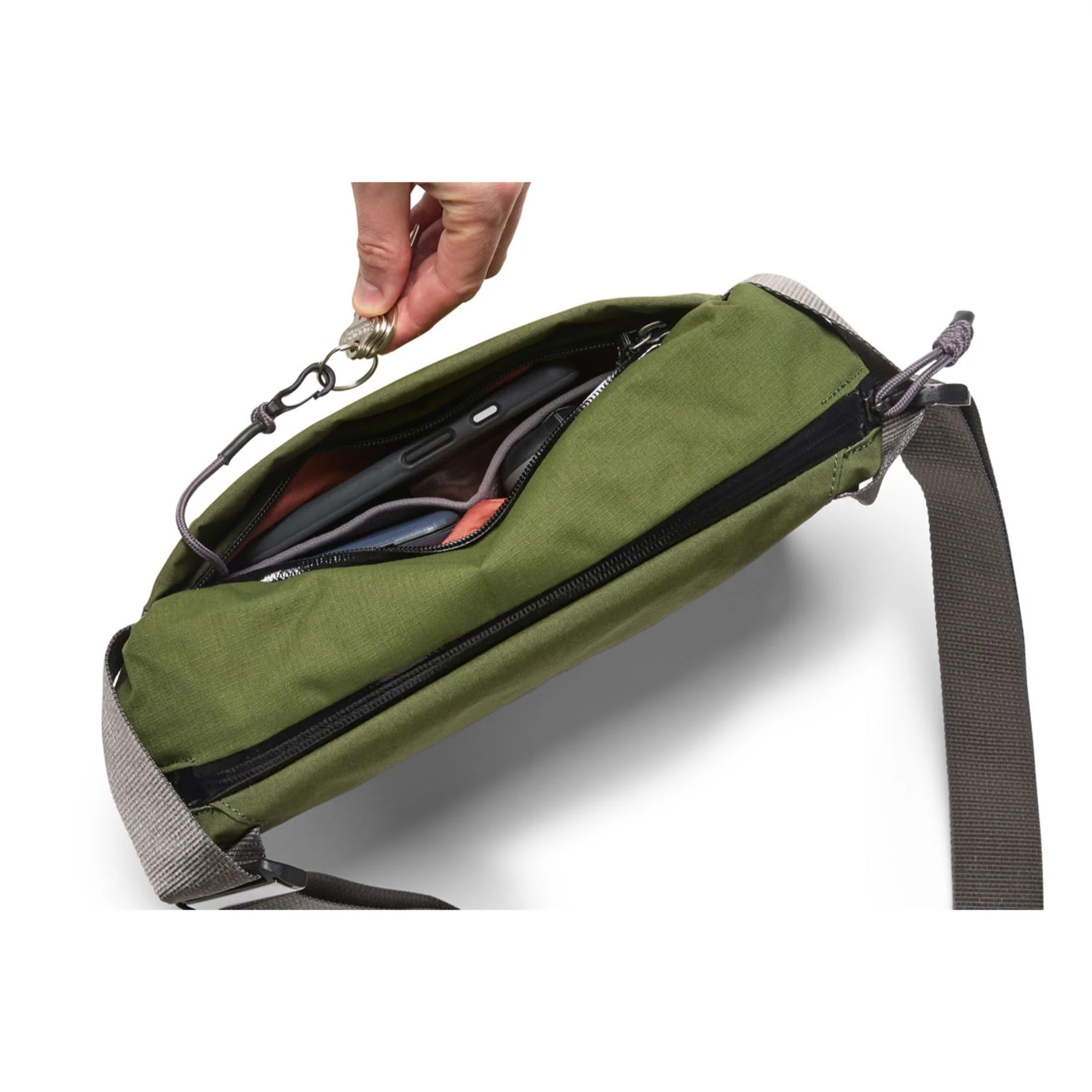 Bellroy Venture Sling Bum Bag - Image 5